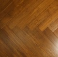 Wild Wood - Bambus Chevron Karmel Lakier UV